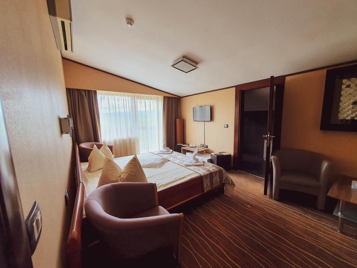 Hotel Belvedere โซวาตา ภายนอก รูปภาพ